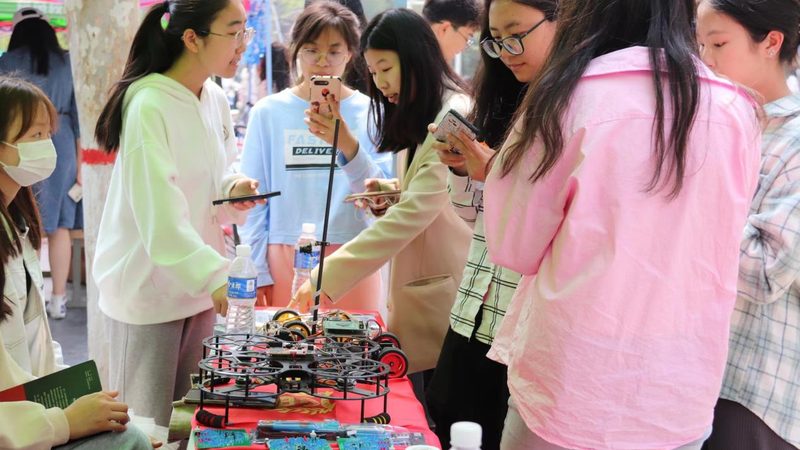 商业智能移动端应用加盟代理：机遇与挑战并存